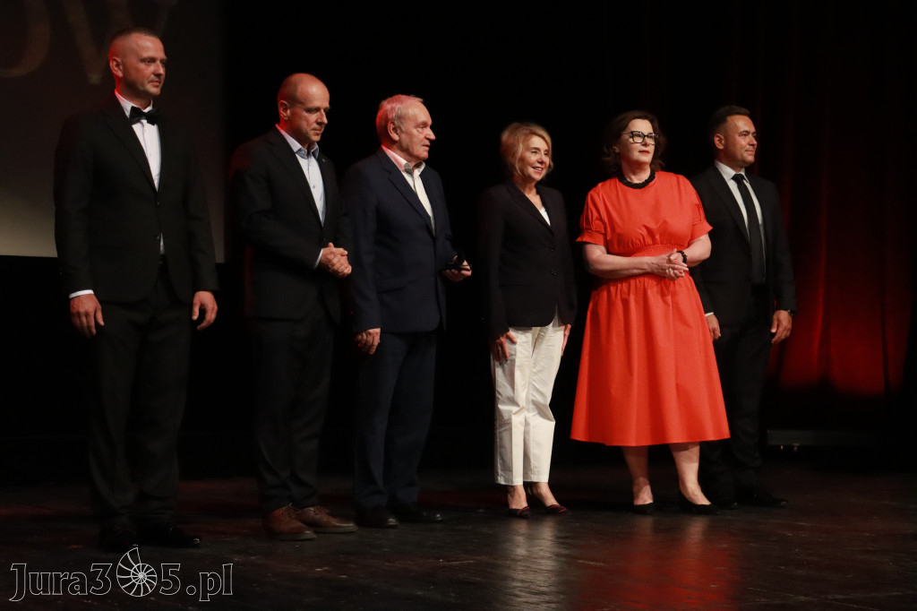 Fotorelacja: Gala z okazji jubileuszu 100-lecia OSP Marciszów w MOK Zawierciu