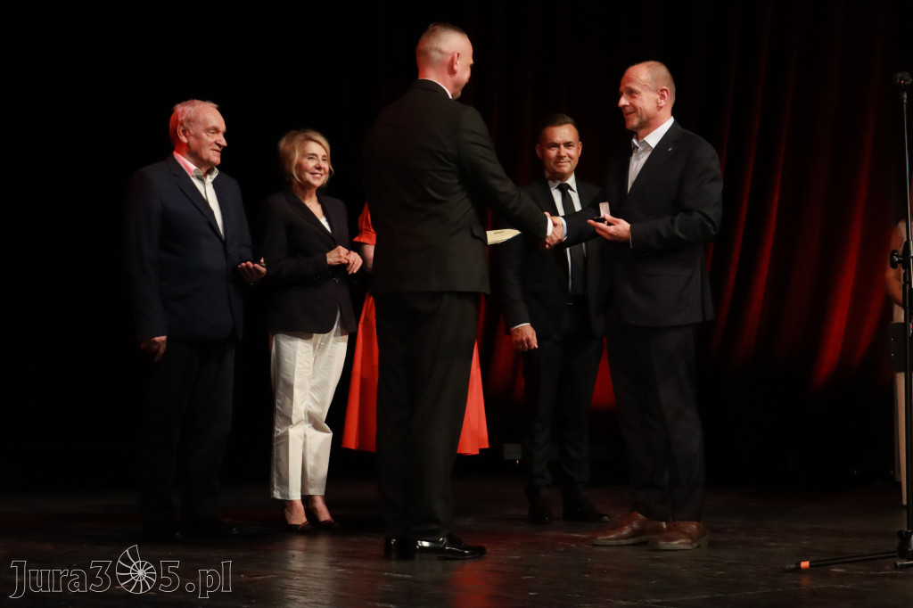 Fotorelacja: Gala z okazji jubileuszu 100-lecia OSP Marciszów w MOK Zawierciu
