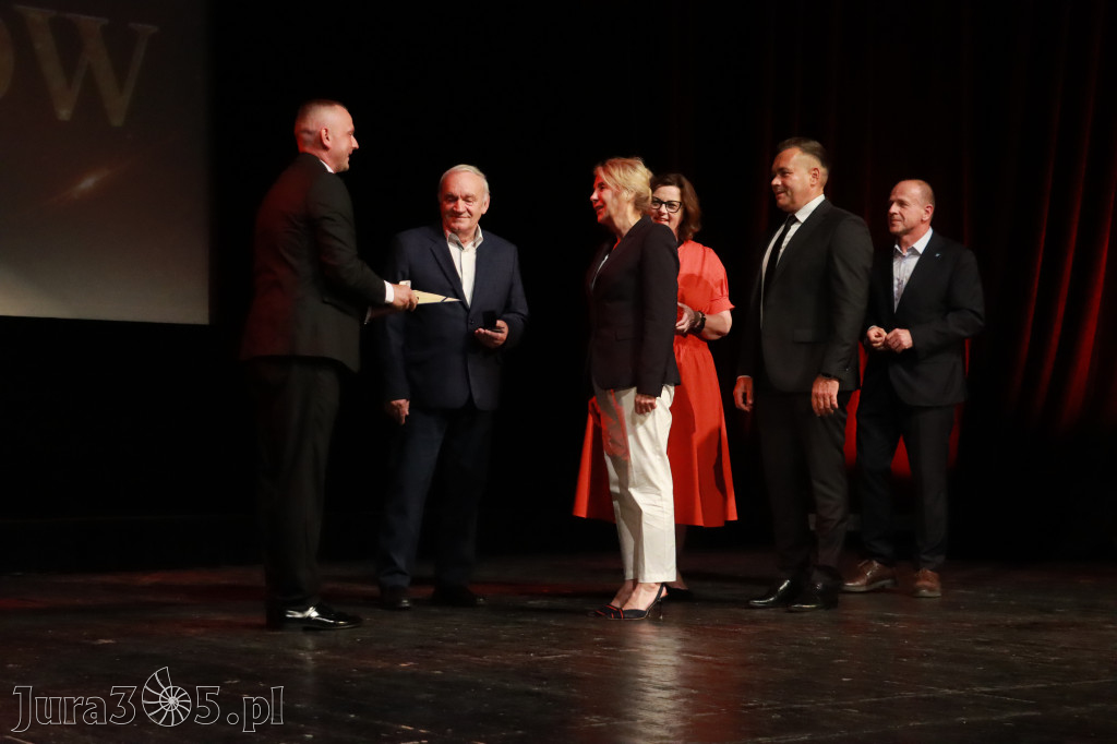 Fotorelacja: Gala z okazji jubileuszu 100-lecia OSP Marciszów w MOK Zawierciu