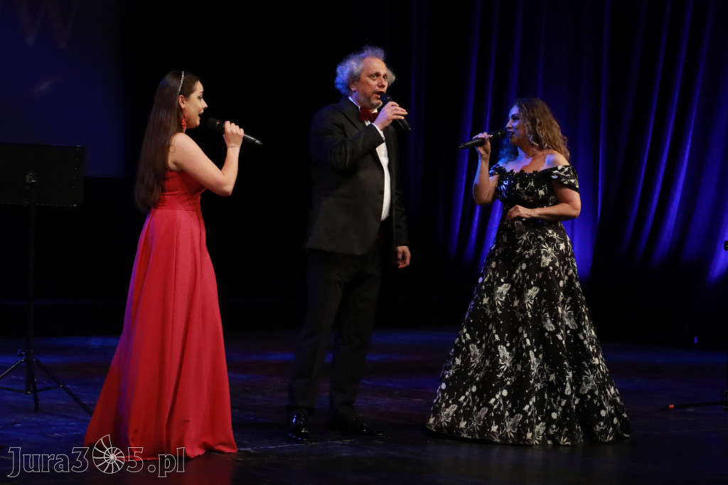 Fotorelacja: Gala z okazji jubileuszu 100-lecia OSP Marciszów w MOK Zawierciu