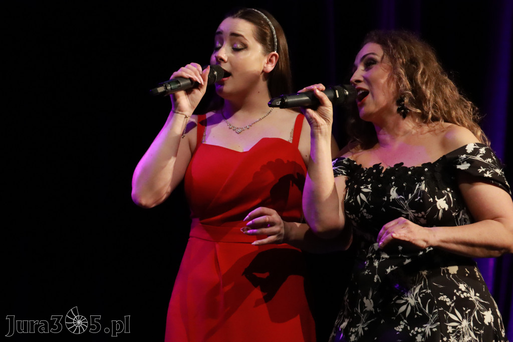Fotorelacja: Gala z okazji jubileuszu 100-lecia OSP Marciszów w MOK Zawierciu
