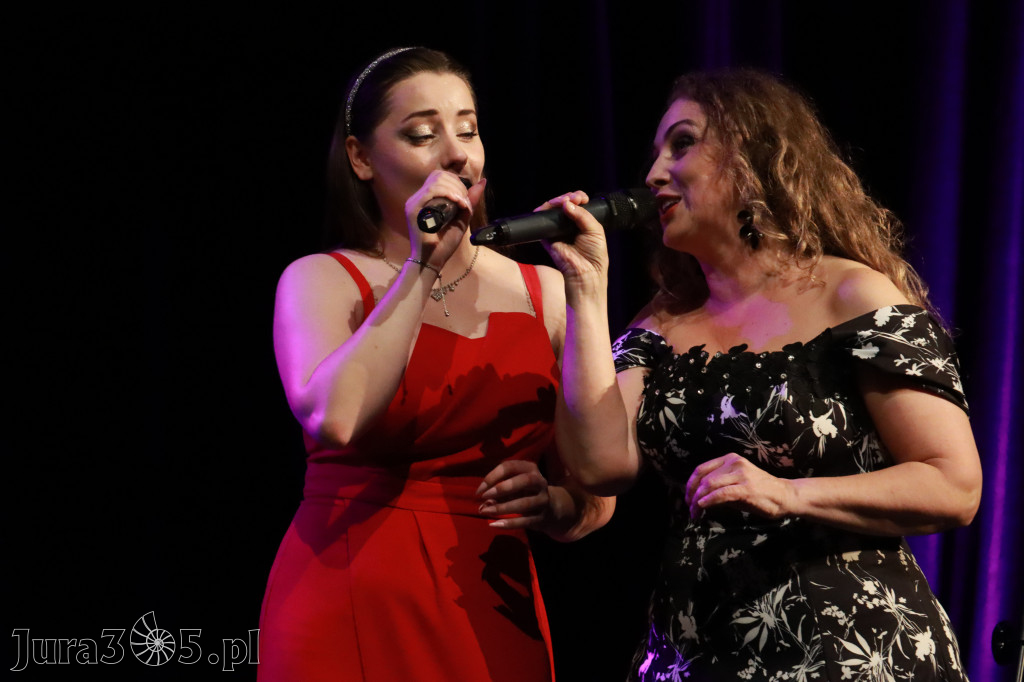 Fotorelacja: Gala z okazji jubileuszu 100-lecia OSP Marciszów w MOK Zawierciu