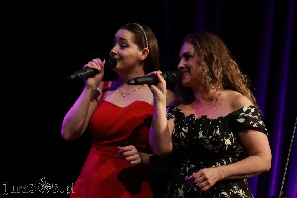 Fotorelacja: Gala z okazji jubileuszu 100-lecia OSP Marciszów w MOK Zawierciu