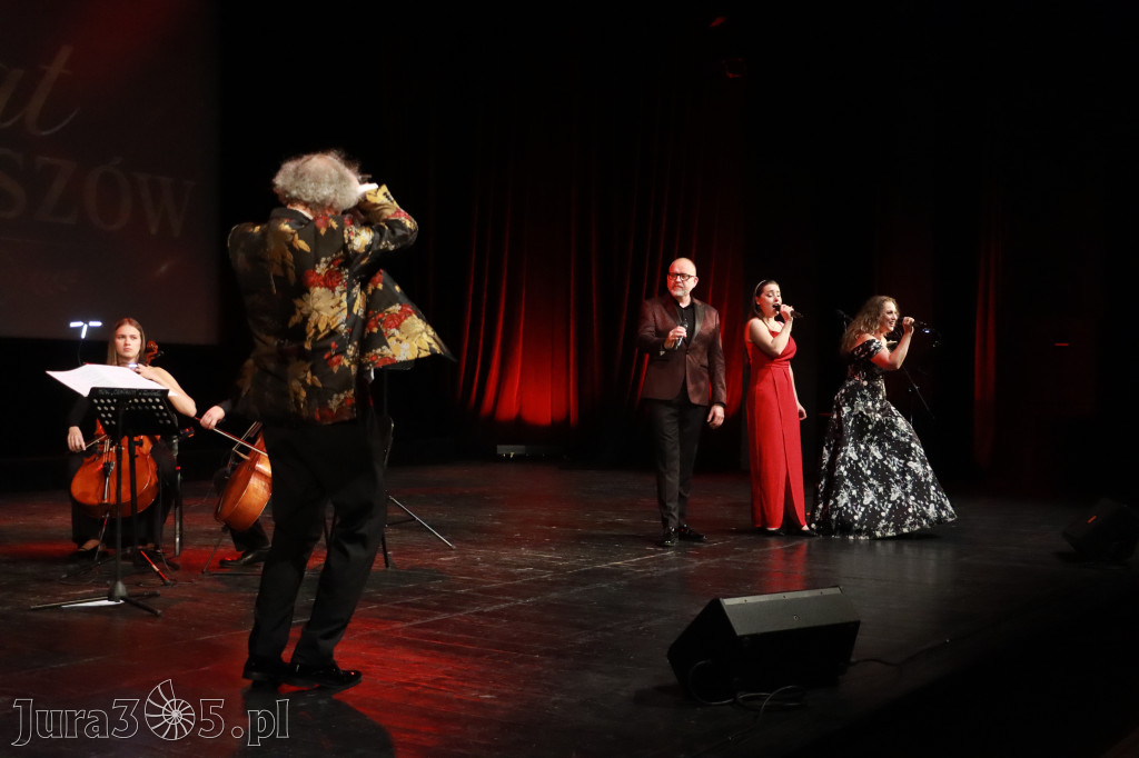 Fotorelacja: Gala z okazji jubileuszu 100-lecia OSP Marciszów w MOK Zawierciu