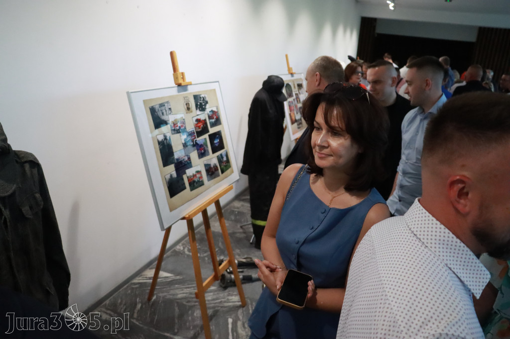 Fotorelacja: Gala z okazji jubileuszu 100-lecia OSP Marciszów w MOK Zawierciu