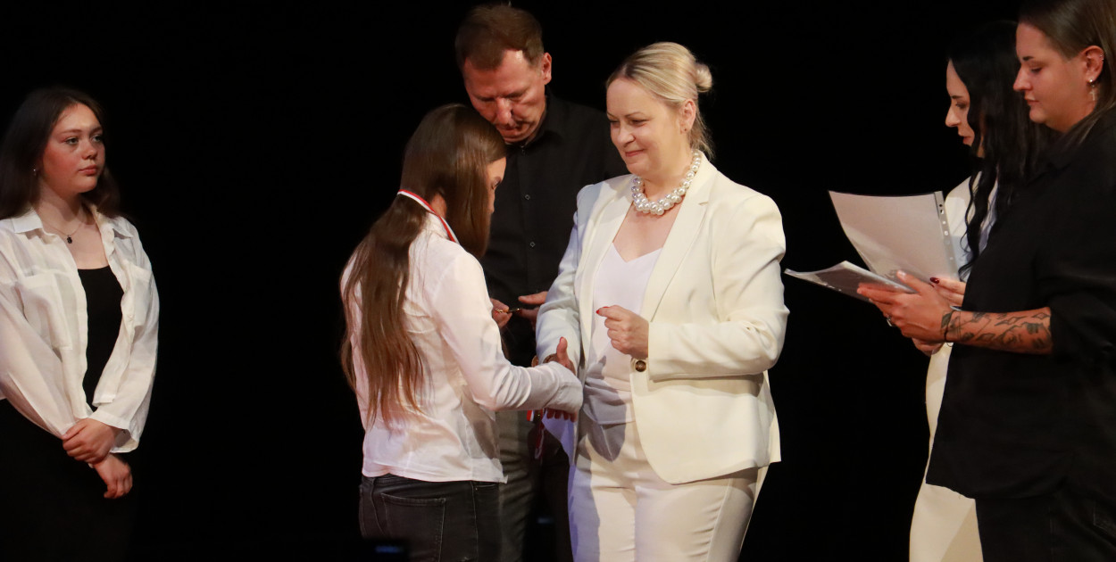 Fotorelacja: Zakończenie Roku Szkolnego - IV Gala Dwójki w MOK Zawiercie