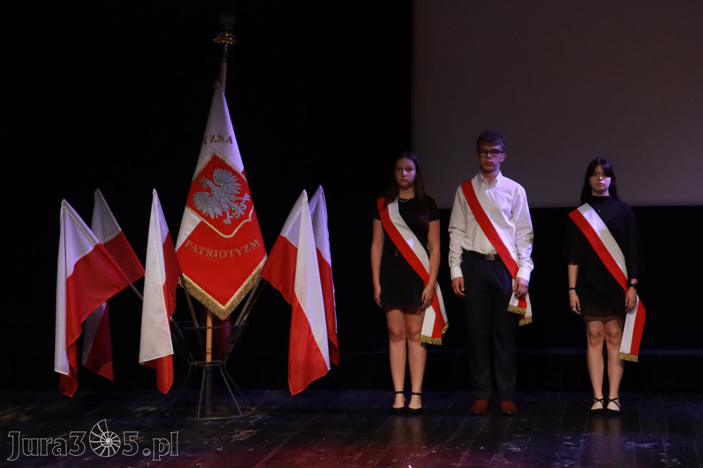 Fotorelacja: Zakończenie Roku Szkolnego - IV Gala Dwójki w MOK Zawiercie