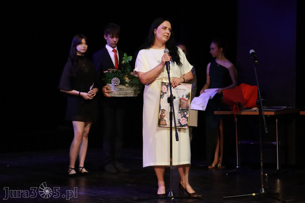 Fotorelacja: Zakończenie Roku Szkolnego - IV Gala Dwójki w MOK Zawiercie