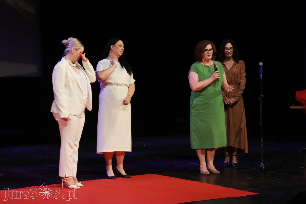 Fotorelacja: Zakończenie Roku Szkolnego - IV Gala Dwójki w MOK Zawiercie