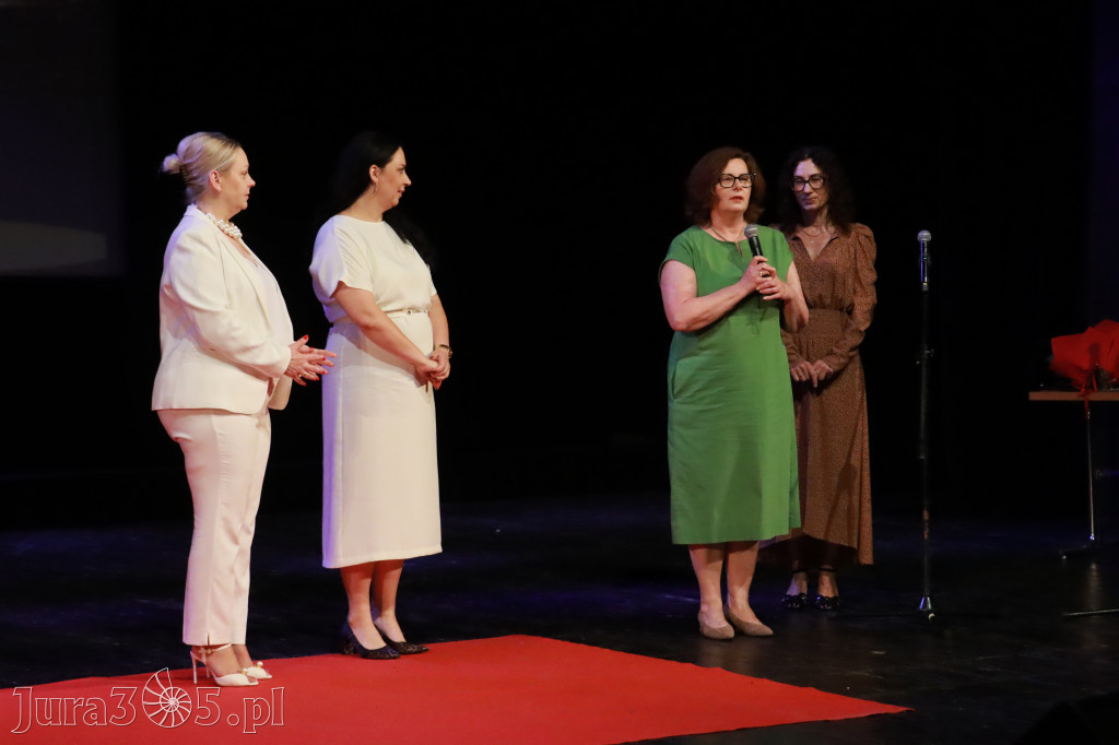 Fotorelacja: Zakończenie Roku Szkolnego - IV Gala Dwójki w MOK Zawiercie