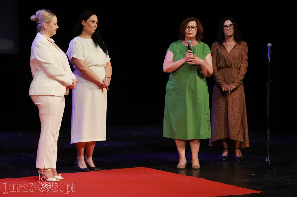 Fotorelacja: Zakończenie Roku Szkolnego - IV Gala Dwójki w MOK Zawiercie