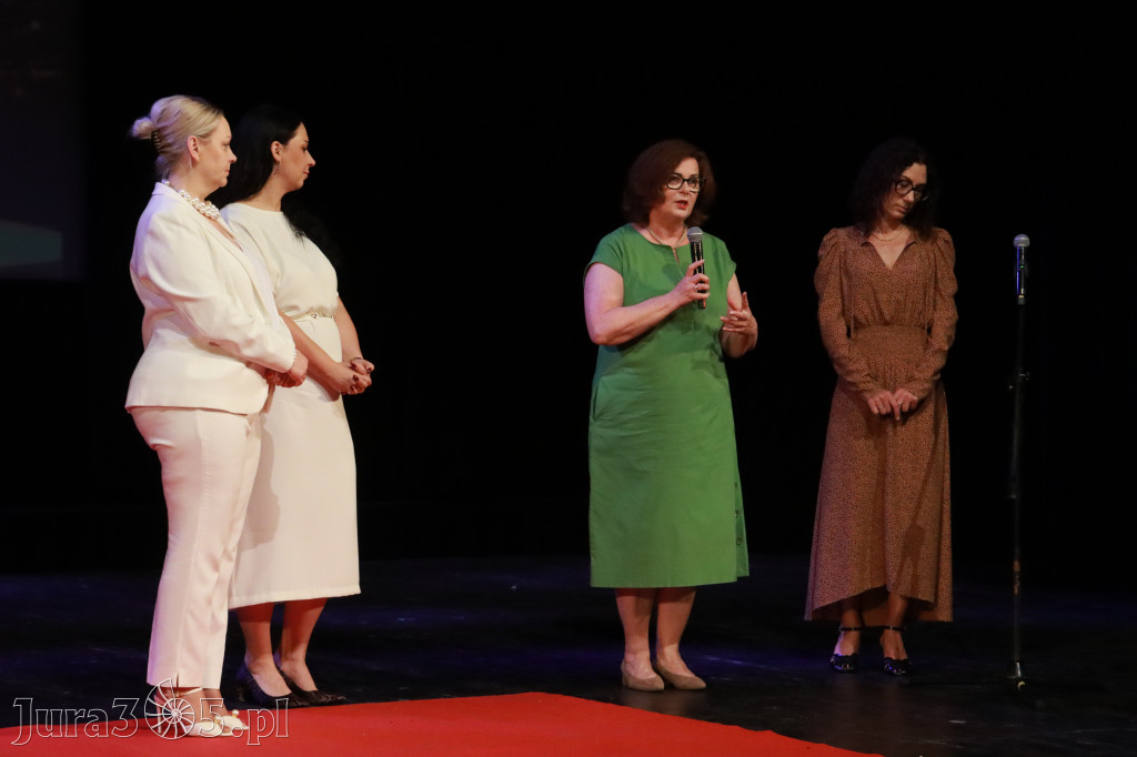 Fotorelacja: Zakończenie Roku Szkolnego - IV Gala Dwójki w MOK Zawiercie