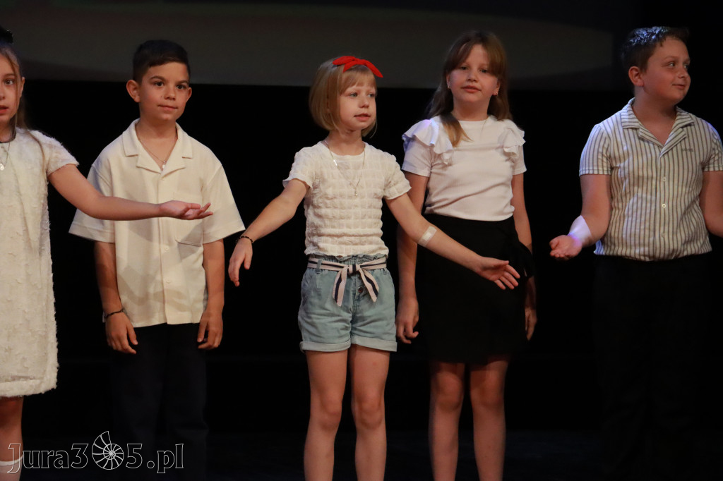 Fotorelacja: Zakończenie Roku Szkolnego - IV Gala Dwójki w MOK Zawiercie