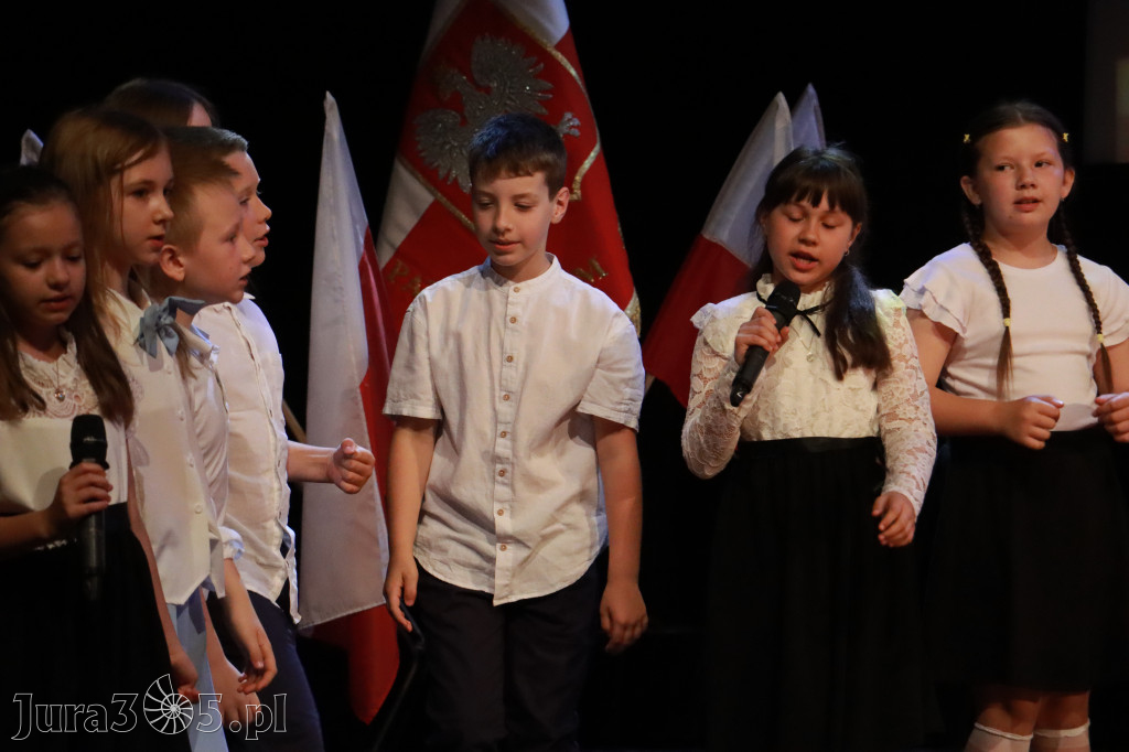 Fotorelacja: Zakończenie Roku Szkolnego - IV Gala Dwójki w MOK Zawiercie