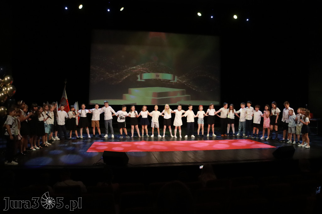 Fotorelacja: Zakończenie Roku Szkolnego - IV Gala Dwójki w MOK Zawiercie
