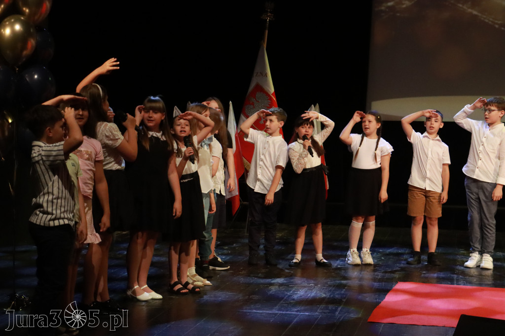 Fotorelacja: Zakończenie Roku Szkolnego - IV Gala Dwójki w MOK Zawiercie