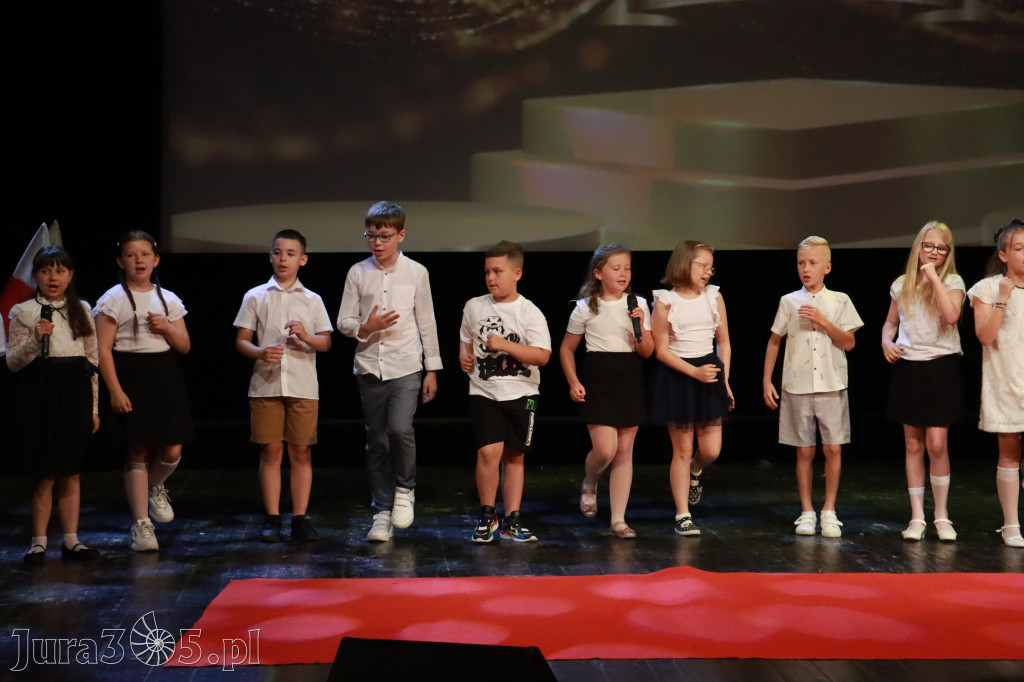 Fotorelacja: Zakończenie Roku Szkolnego - IV Gala Dwójki w MOK Zawiercie