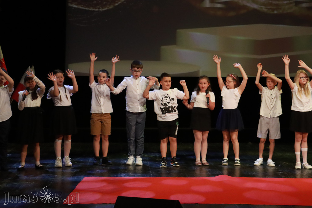 Fotorelacja: Zakończenie Roku Szkolnego - IV Gala Dwójki w MOK Zawiercie