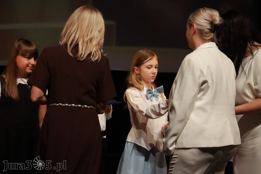 Fotorelacja: Zakończenie Roku Szkolnego - IV Gala Dwójki w MOK Zawiercie