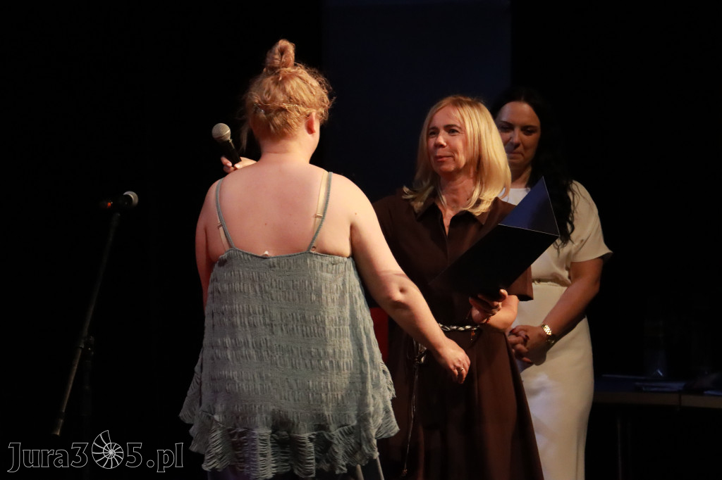 Fotorelacja: Zakończenie Roku Szkolnego - IV Gala Dwójki w MOK Zawiercie