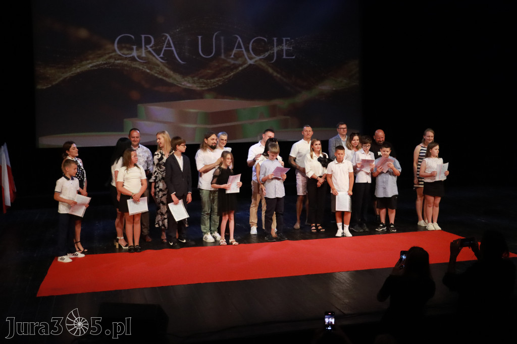Fotorelacja: Zakończenie Roku Szkolnego - IV Gala Dwójki w MOK Zawiercie