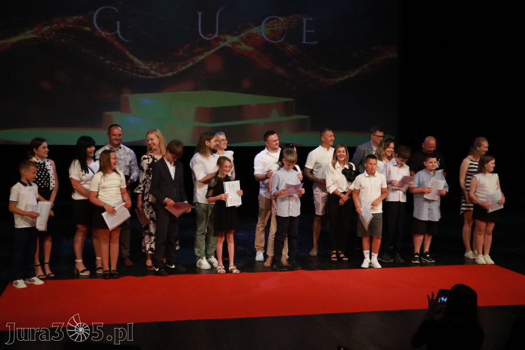 Fotorelacja: Zakończenie Roku Szkolnego - IV Gala Dwójki w MOK Zawiercie