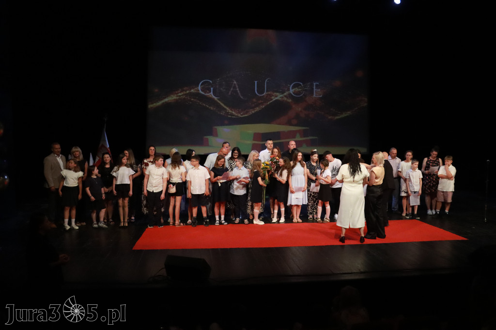 Fotorelacja: Zakończenie Roku Szkolnego - IV Gala Dwójki w MOK Zawiercie