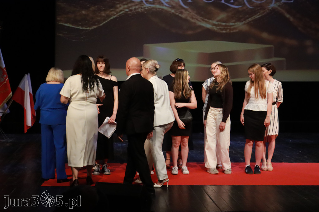 Fotorelacja: Zakończenie Roku Szkolnego - IV Gala Dwójki w MOK Zawiercie