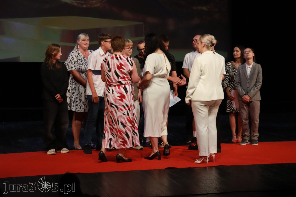 Fotorelacja: Zakończenie Roku Szkolnego - IV Gala Dwójki w MOK Zawiercie