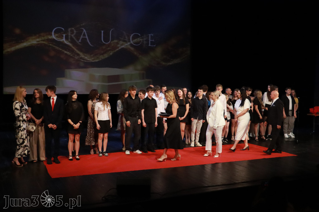 Fotorelacja: Zakończenie Roku Szkolnego - IV Gala Dwójki w MOK Zawiercie