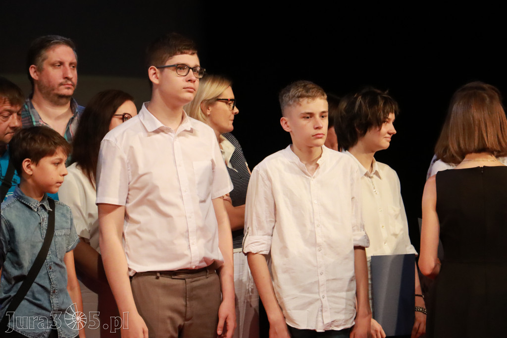 Fotorelacja: Zakończenie Roku Szkolnego - IV Gala Dwójki w MOK Zawiercie