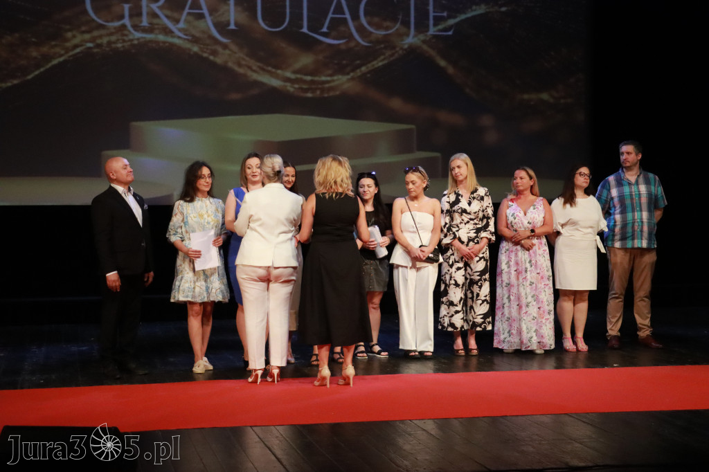 Fotorelacja: Zakończenie Roku Szkolnego - IV Gala Dwójki w MOK Zawiercie
