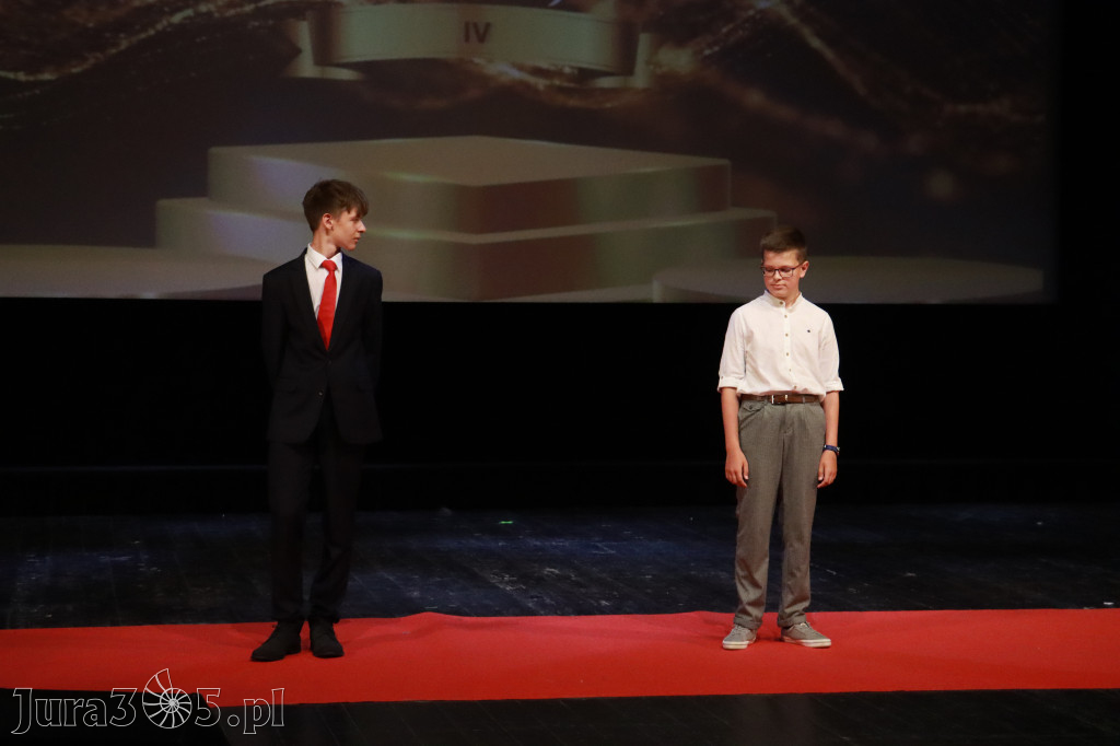 Fotorelacja: Zakończenie Roku Szkolnego - IV Gala Dwójki w MOK Zawiercie