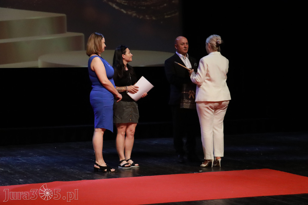 Fotorelacja: Zakończenie Roku Szkolnego - IV Gala Dwójki w MOK Zawiercie
