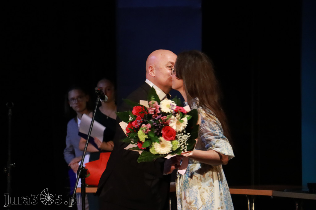 Fotorelacja: Zakończenie Roku Szkolnego - IV Gala Dwójki w MOK Zawiercie