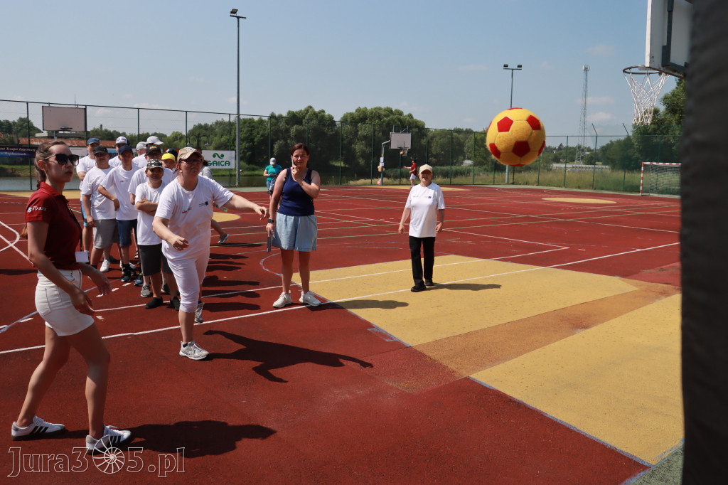 Fotorelacja: VII Mini Olimpiada Osób Niepełnosprawnych RUSZAJMY SIĘ w Koziegłowach