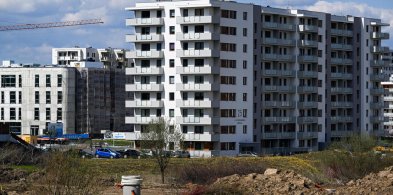 NBP: w IV kw. 2023 w Polsce oddano do użytku o 18 proc. mniej mieszkań niż rok wcz-24612