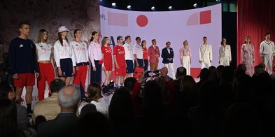 PKOl zaprezentował stroje Polaków na ceremonię otwarcia igrzysk w Paryżu-25593