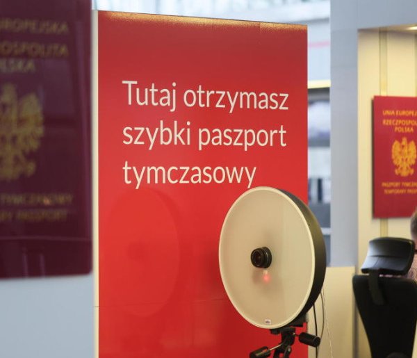 Niemal 15 tys. paszportów tymczasowych wydano na Lotnisku Chopina w Warszawie-25618