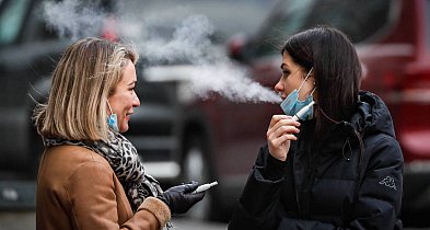 Ekspert: jednorazowe e-papierosy wśród najbardziej niebezpiecznych produktów dla ś-26076