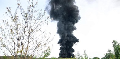 Siemianowice Śląskie: strażacy gaszą pożar składowiska z niebezpiecznymi odpadami-26665