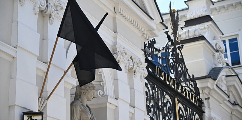 Premier przyznał nagrody finansowe strażnikowi i oficerowi SOP interweniującym pod - 49531
