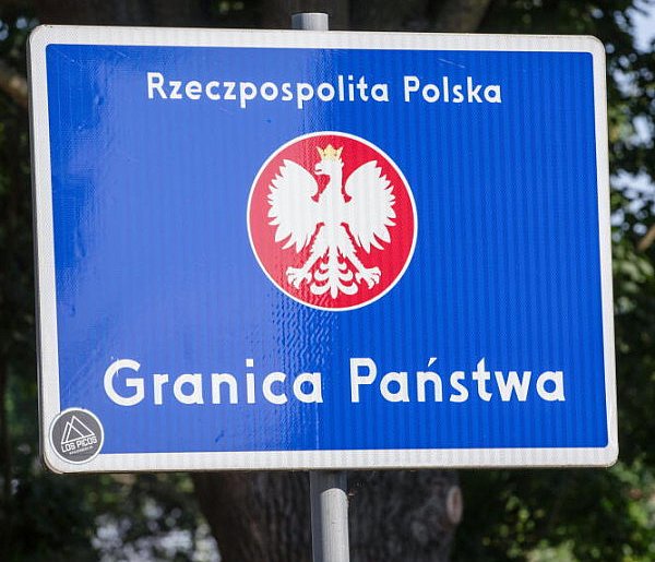 Policja: jeżeli mamy podejrzenia, że kontrolująca nas osoba nie jest funkcjonarius-52848