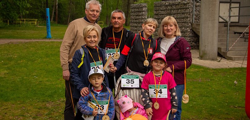 Fotorelacja: VIII Familijny Biegu z Książką w Myszkowie OCZYTANI BIEGACZE